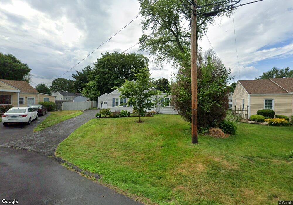 114 Sutton Dr, Stamford, CT 06906 - photo 1