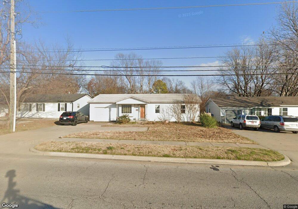 1013 S Elm Place, Broken Arrow, OK 74012 - photo 1