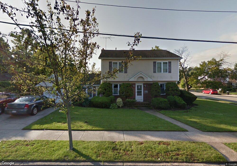 170 Center St, Williston Park, NY 11596 - photo 1