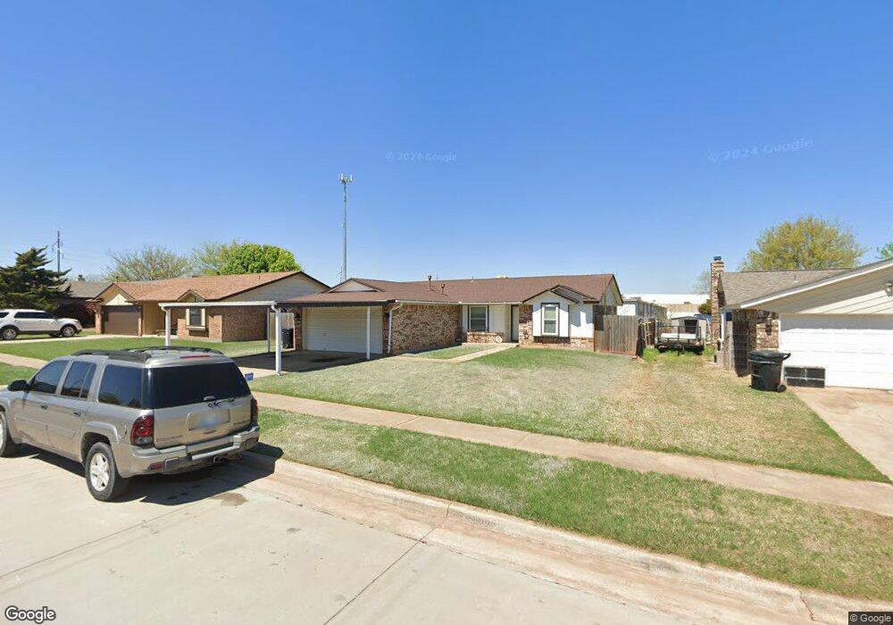 913 NE 9th St, Moore, OK 73160 - photo 1