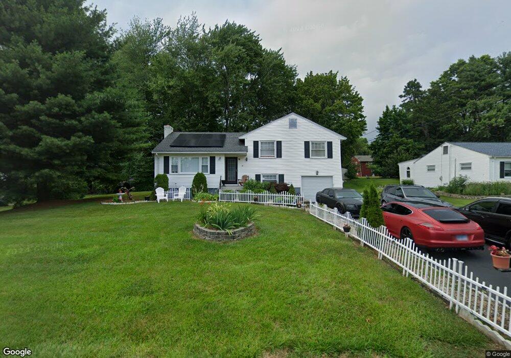 18 Clover Ln, Bloomfield, CT 06002 - photo 1