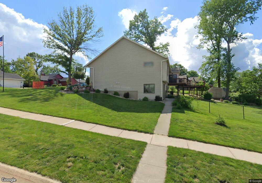 1730 Hidden Hollow Ln NW, Cedar Rapids, IA 52405 - photo 1