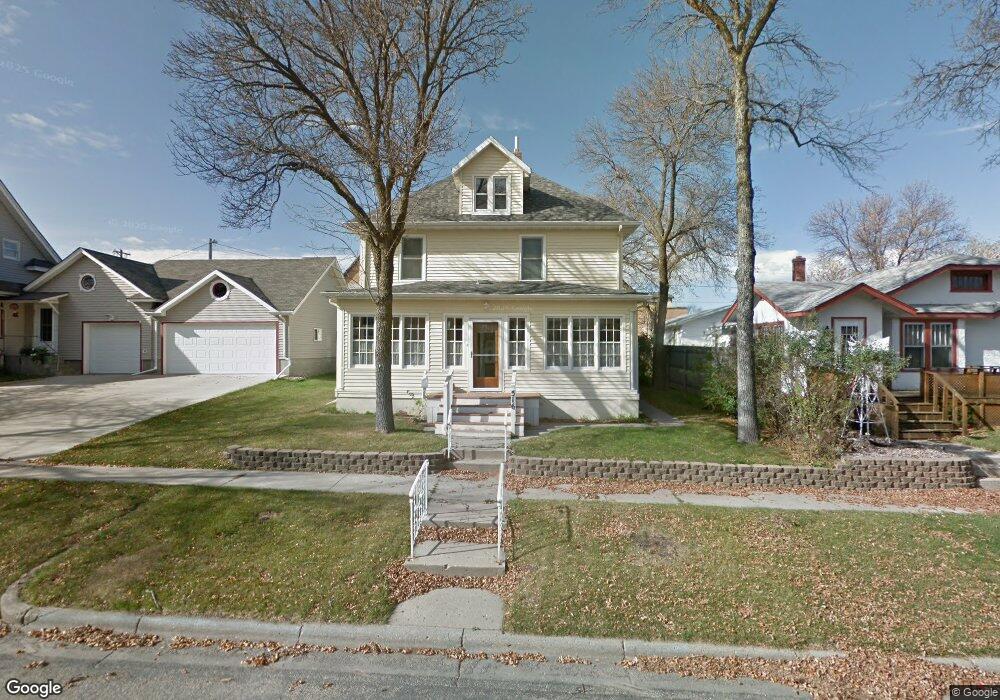 516 5th Ave SE, Jamestown, ND 58401 - photo 1