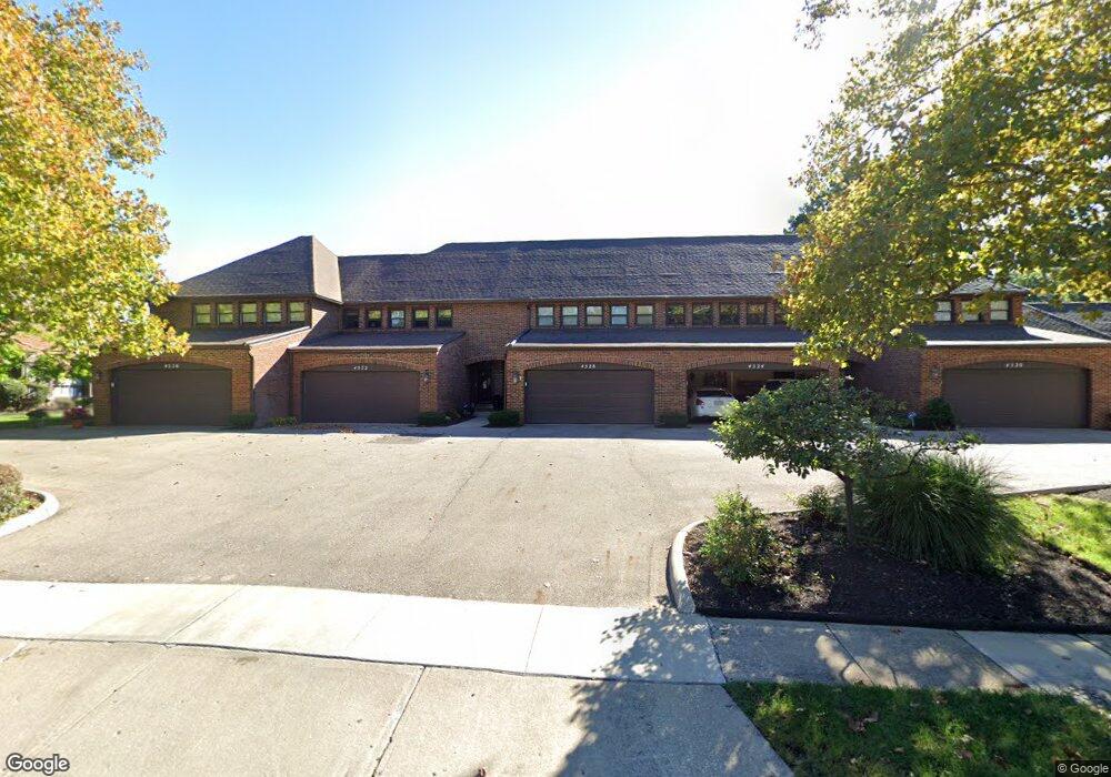 4528 Carriage Hill Ln unit 4528, Columbus, OH 43220 - photo 1