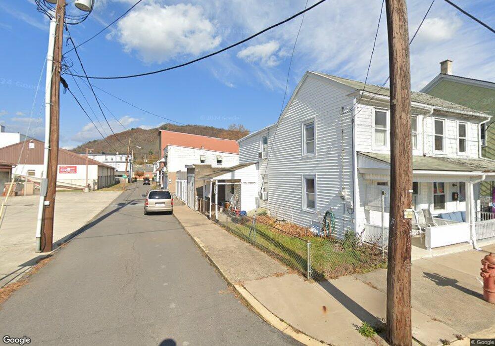 13 N Carbon St, Shamokin, PA 17872 - photo 1