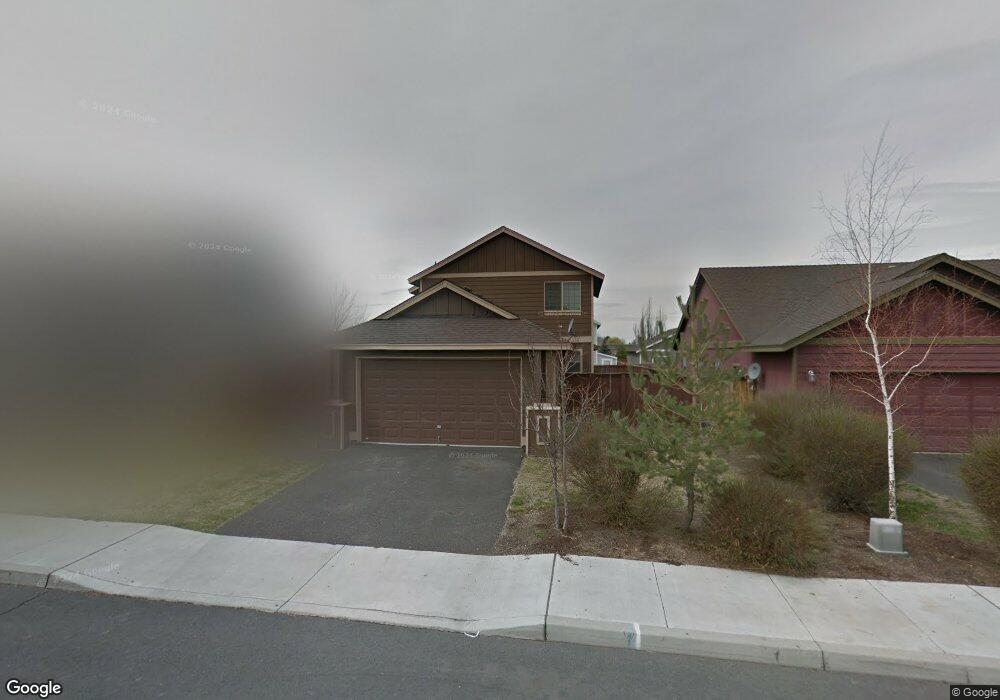 1327 NW 18th St, Redmond, OR 97756 - photo 1