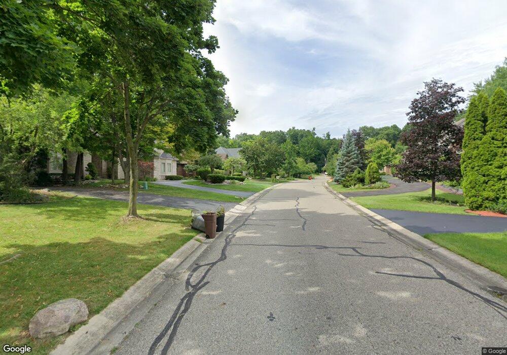 41450 Hidden Oaks Ln, West Bloomfield, MI 48324 - photo 1