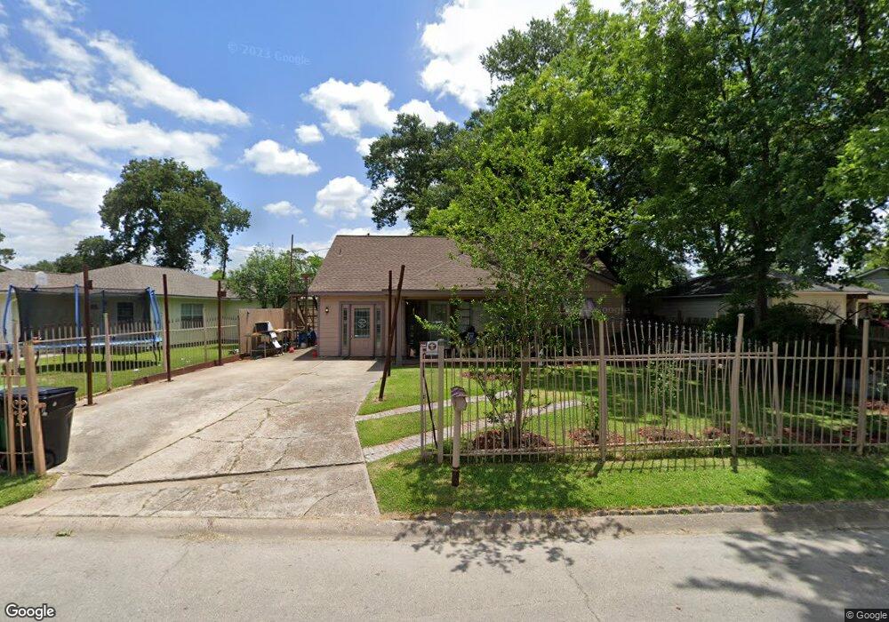 10736 Royal Pine Dr, Houston, TX 77093 - photo 1