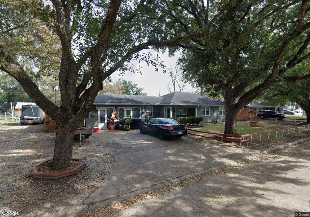 1511 Louise St, Rosenberg, TX 77471 - photo 1