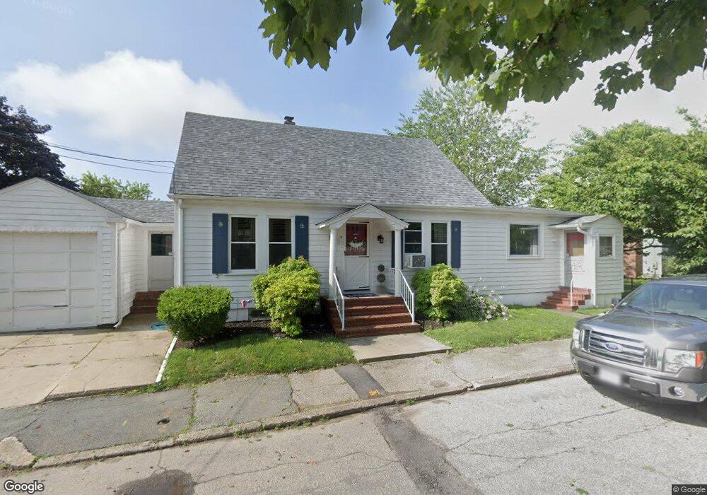 4 Arch St, South Dartmouth, MA 02748 - photo 1