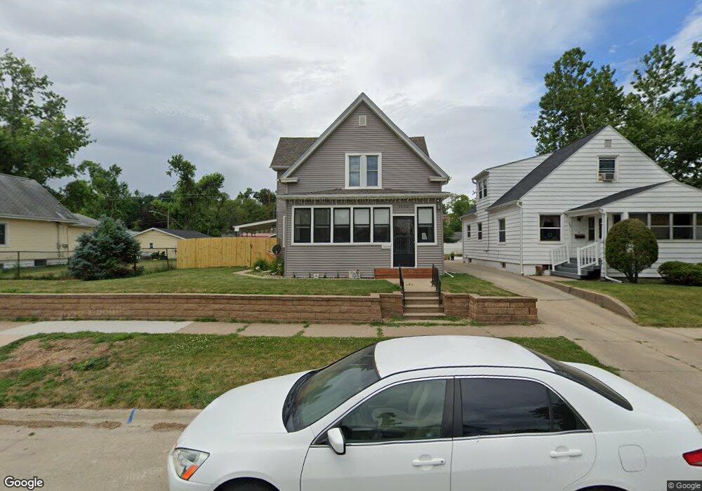 1202 11th St NW, Cedar Rapids, IA 52405 - photo 1