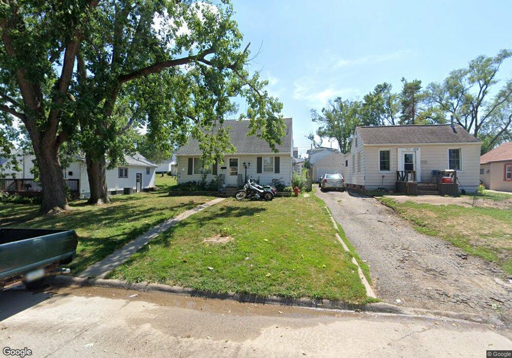 929 21st Ave SW, Cedar Rapids, IA 52404 - photo 1