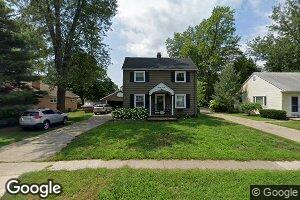 1970 Woodland Ave, Sylvan Lake, MI 48320