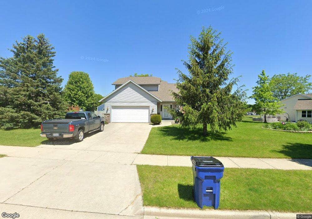 1020 Lous Way, Slinger, WI 53086 - photo 1