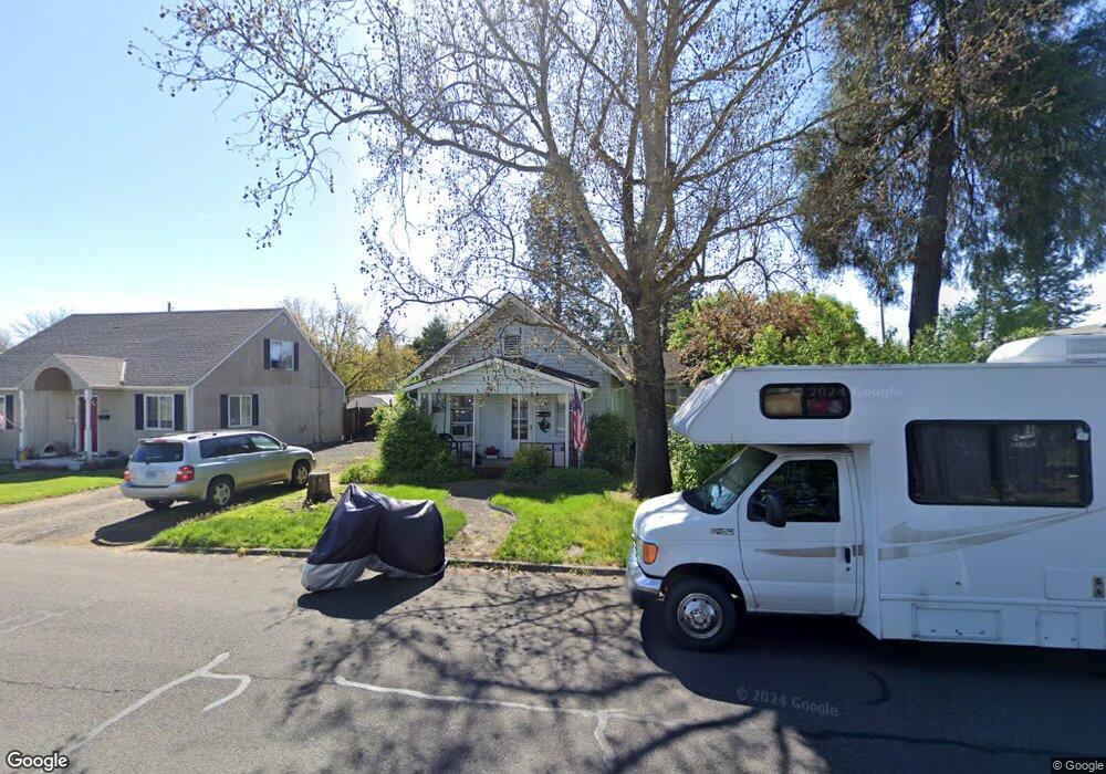 524 Oak St, Central Point, OR 97502 - photo 1