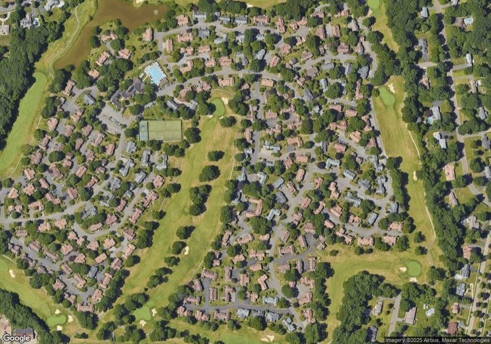 586A Pequot Ln, Stratford, CT 06614 - photo 1