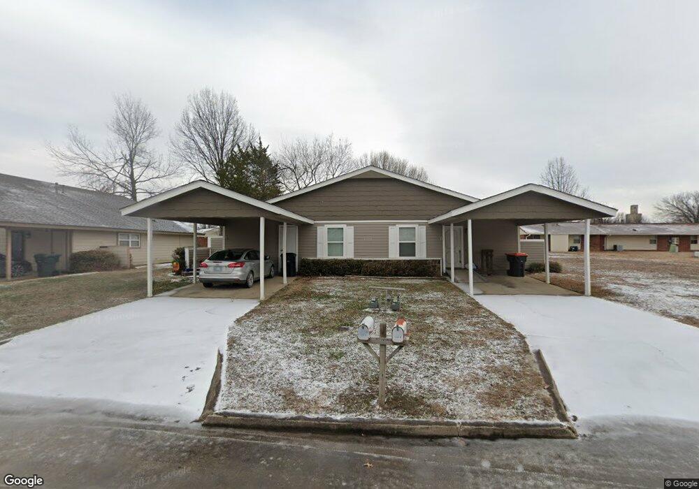 1202 N Willow Dr, Claremore, OK 74017 - photo 1