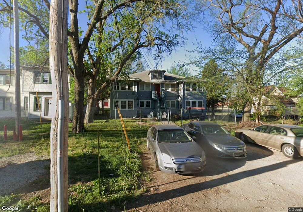 712 SW 8th Ave, Topeka, KS 66603 - photo 1