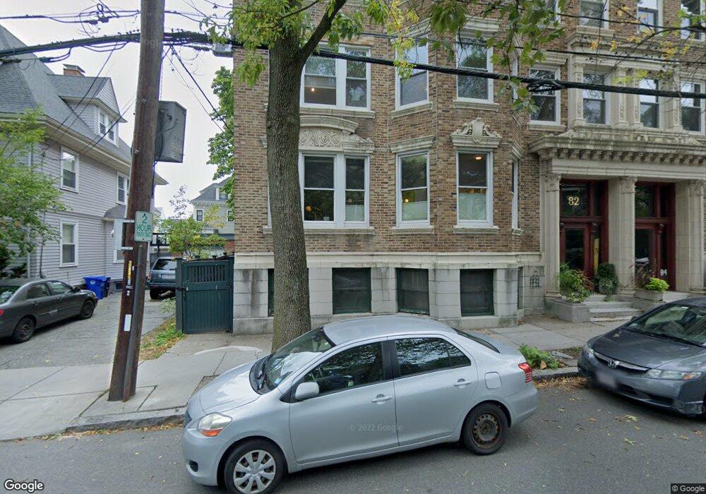 82 Fuller St unit 3, Brookline, MA 02446 - photo 1