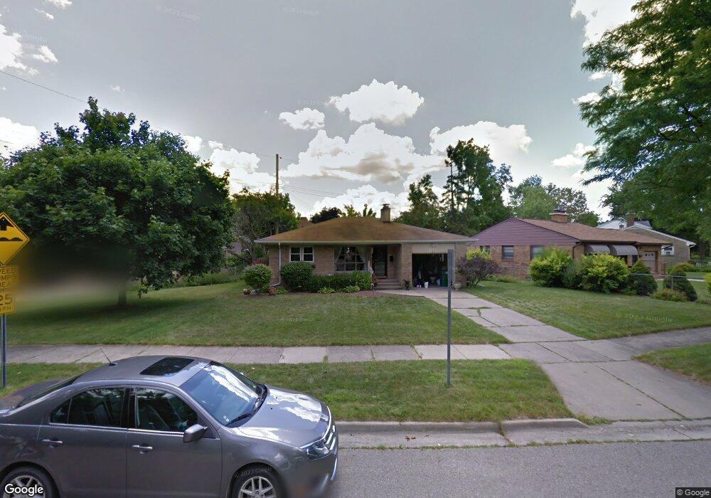 2303 Fairfax Rd, Lansing, MI 48910 - photo 1