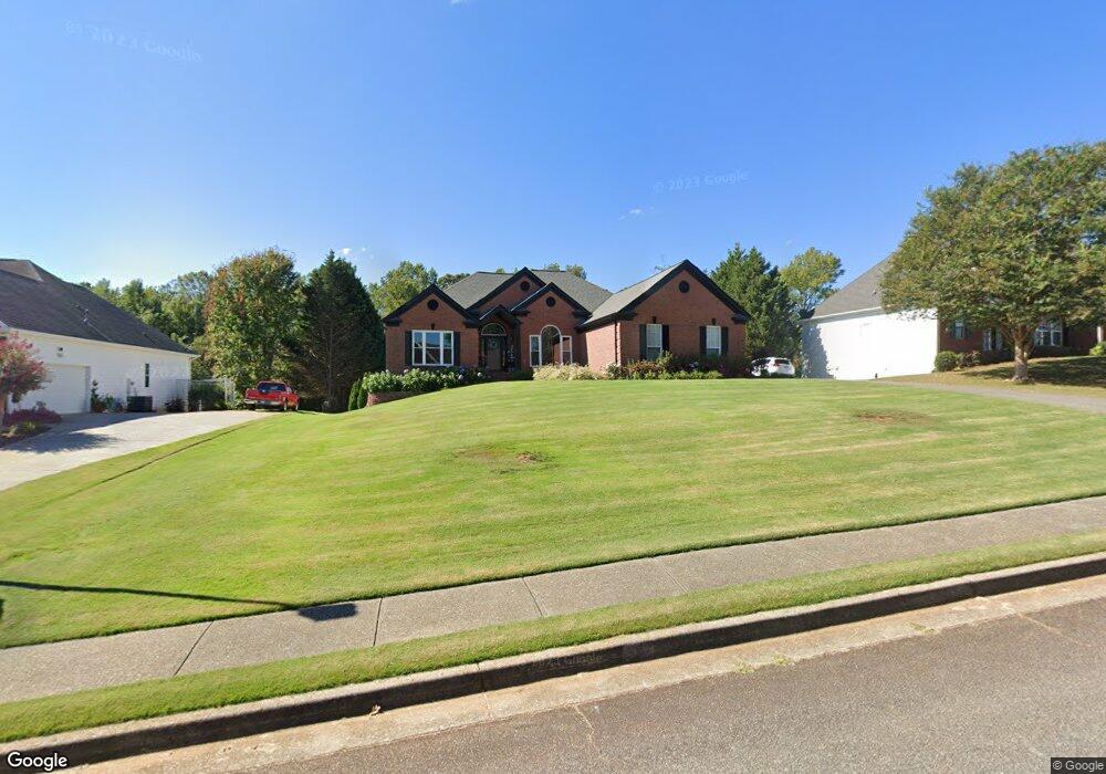 1374 Beringer Dr, Hoschton, GA 30548 - photo 1