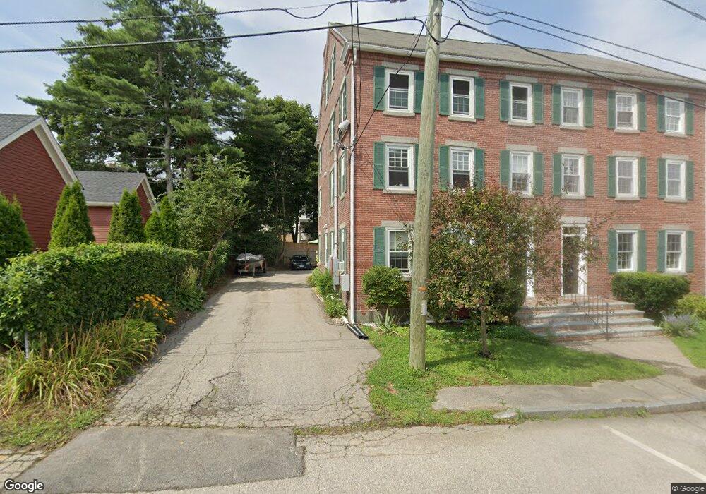 423 Second St unit 3, Rollinsford, NH 03869 - photo 1