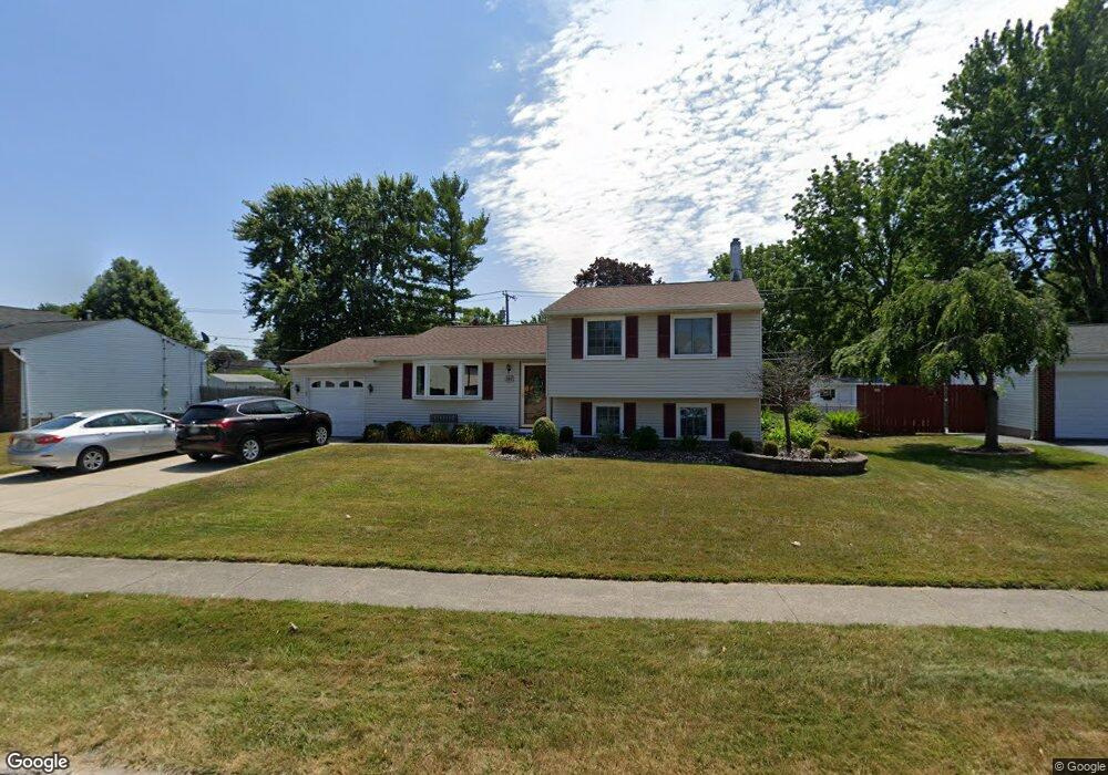 387 Wurlitzer Dr, North Tonawanda, NY 14120 - photo 1