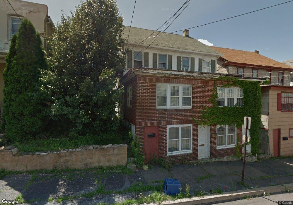 688 Seybert St, Hazleton, PA 18201 - photo 1