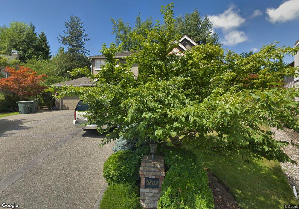 9202 SE 33rd St, Mercer Island, WA 98040 - photo 1