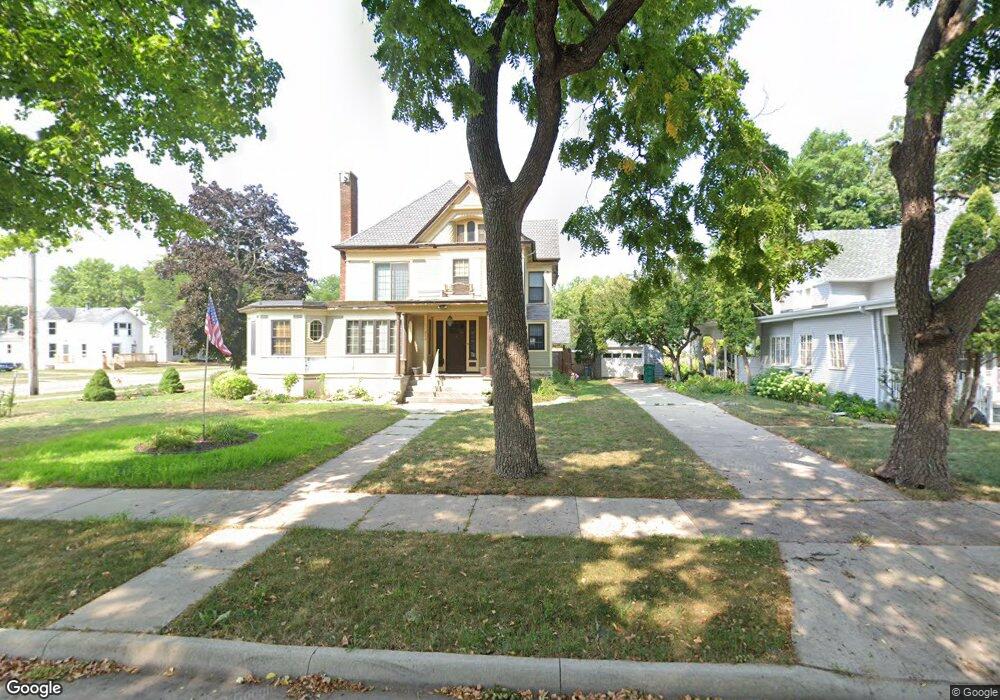 310 1st St SW, Austin, MN 55912 - photo 1