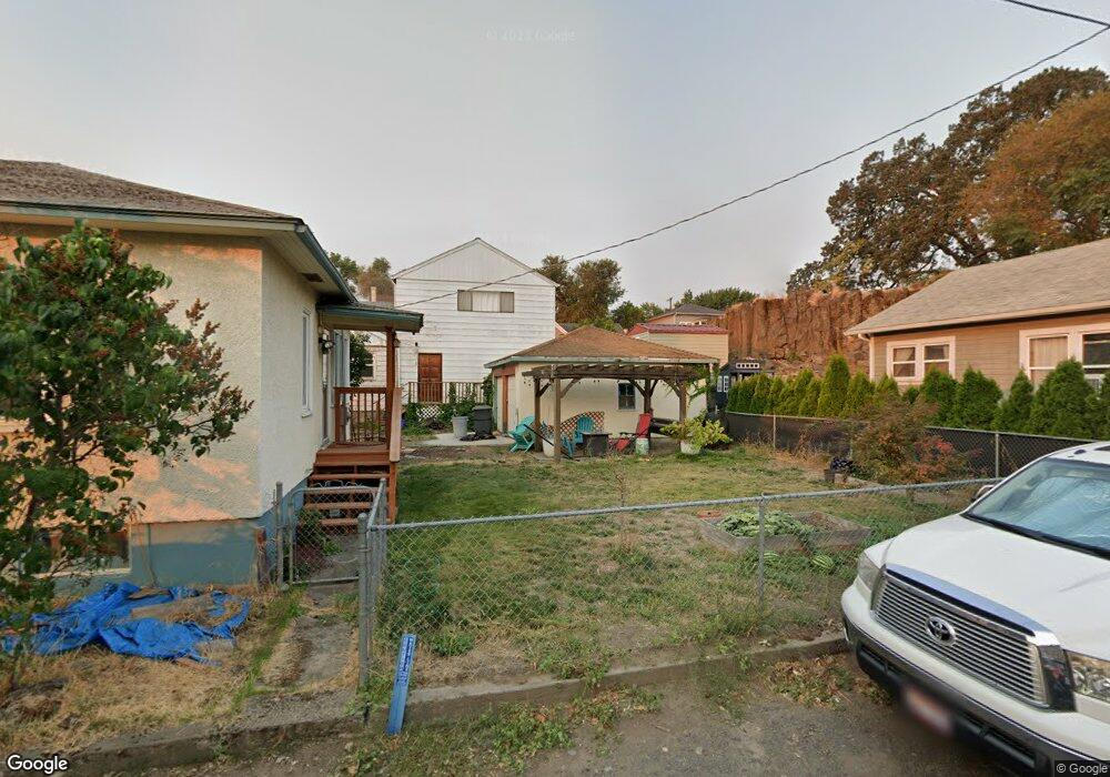 209 W 5th Place, the Dalles, OR 97058 - photo 1