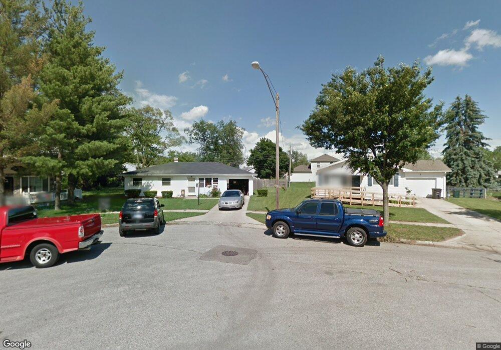 868 Hiawatha Dr, Elkhart, IN 46517 - photo 1