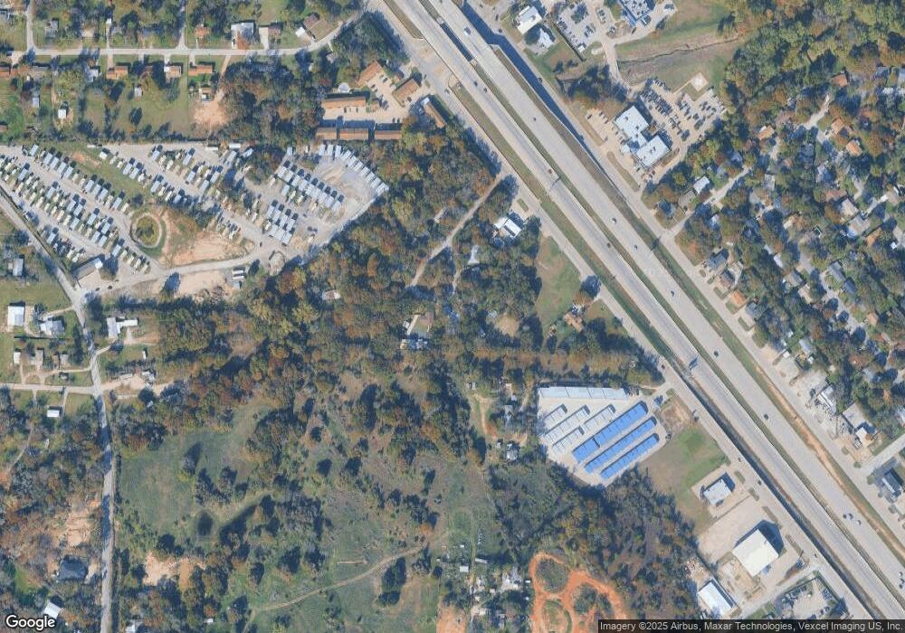 129 Hankins Dr, Azle, TX 76020 - photo 1