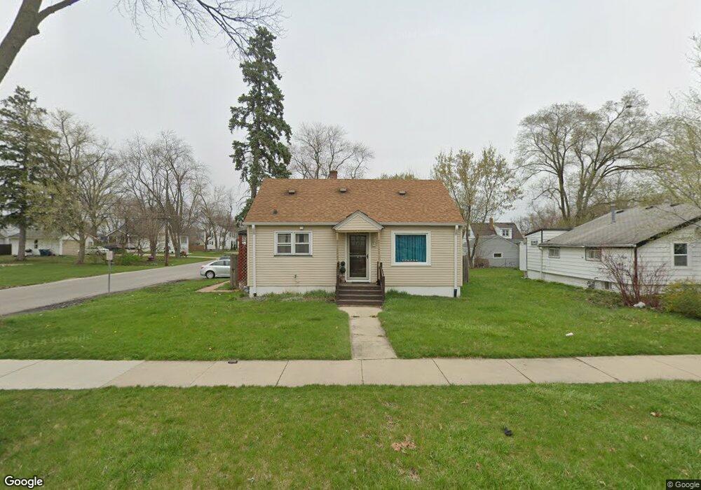 1043 Spruce St, Aurora, IL 60506 - photo 1