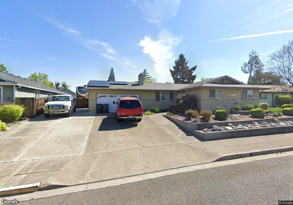 954 Crest Dr, Central Point, OR 97502 - photo 1