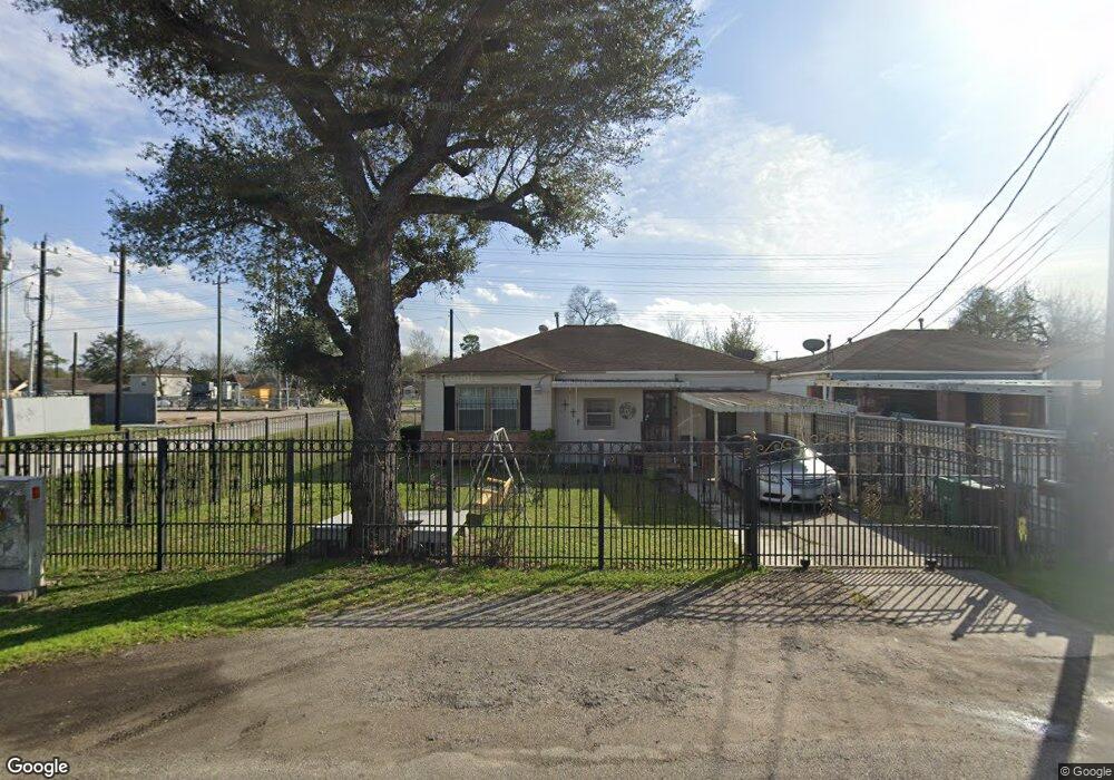540 Comile St, Houston, TX 77022 - photo 1