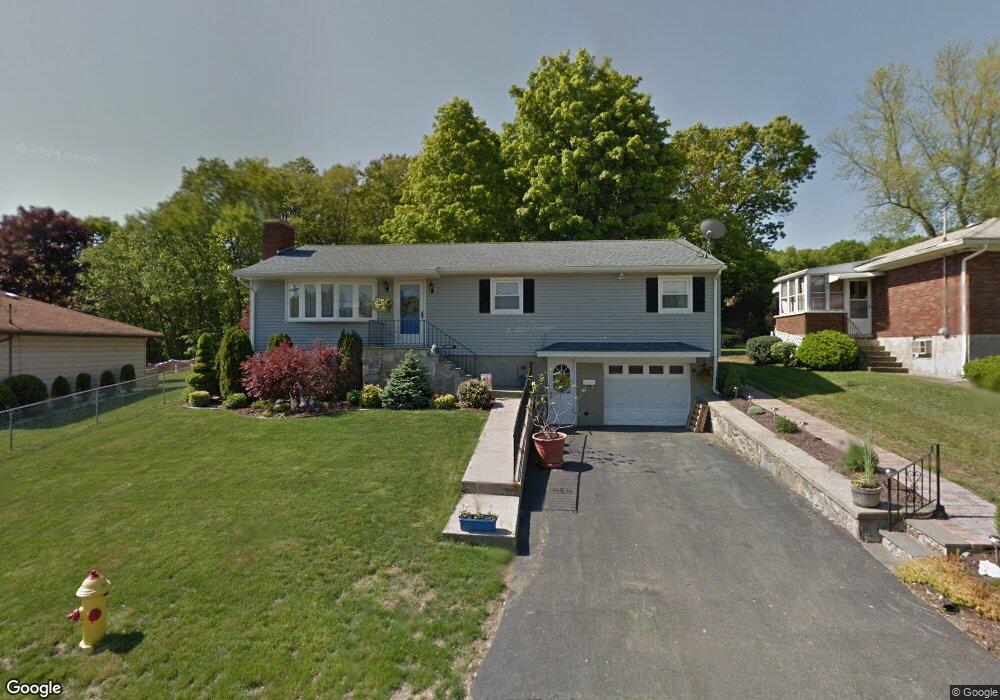 126 Dan Parker Dr, Waterbury, CT 06704 - photo 1