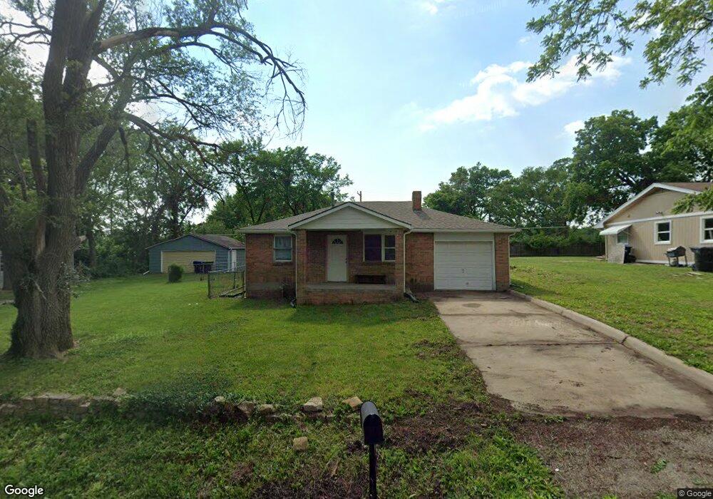 2813 SE Jefferson St, Topeka, KS 66605 - photo 1