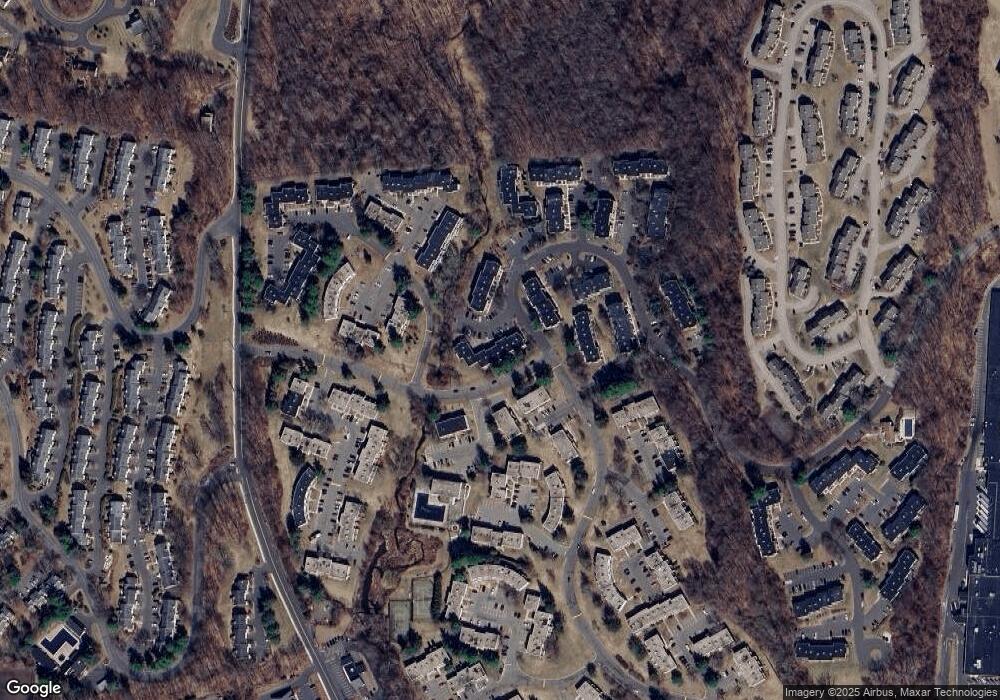 9 Willow Ct, Cromwell, CT 06416 - photo 1