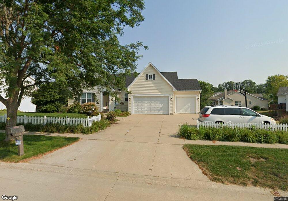 6410 Ushers Ridge Dr NE, Cedar Rapids, IA 52411 - photo 1