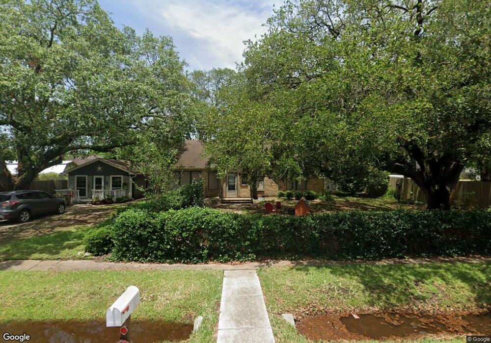 205 Jephson St, Alvin, TX 77511 - photo 1