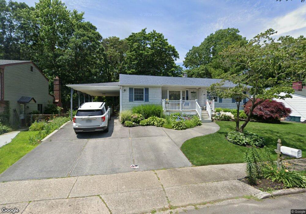 680 Bohemia Pkwy, Sayville, NY 11782 - photo 1