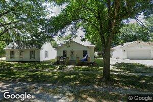 126 E Cherry St, Moweaqua, IL 62550