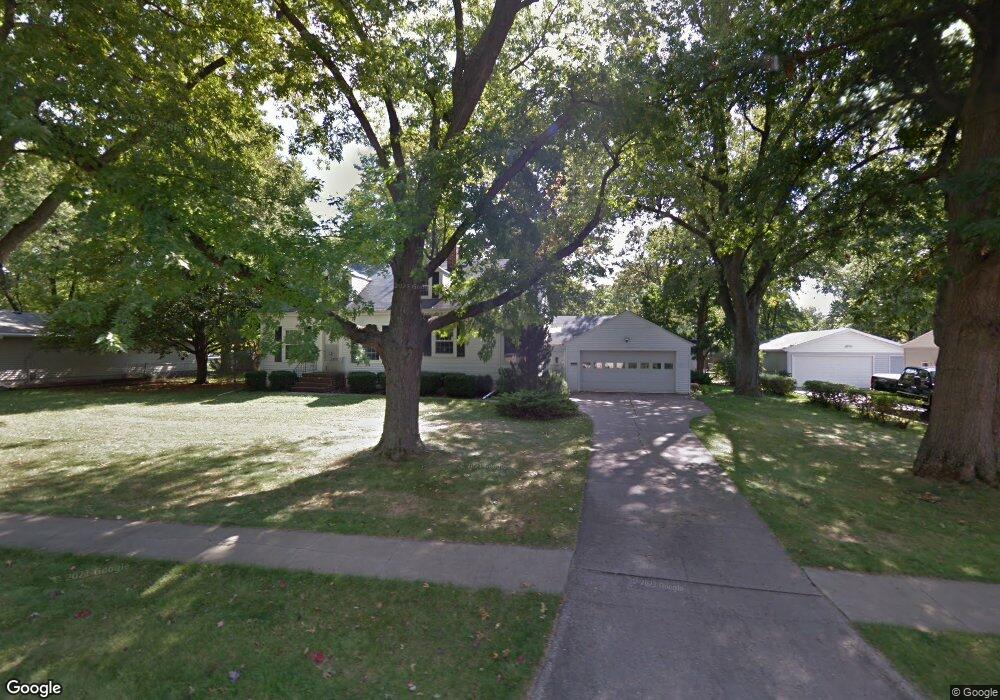 923 S 12th Ave W, Newton, IA 50208 - photo 1