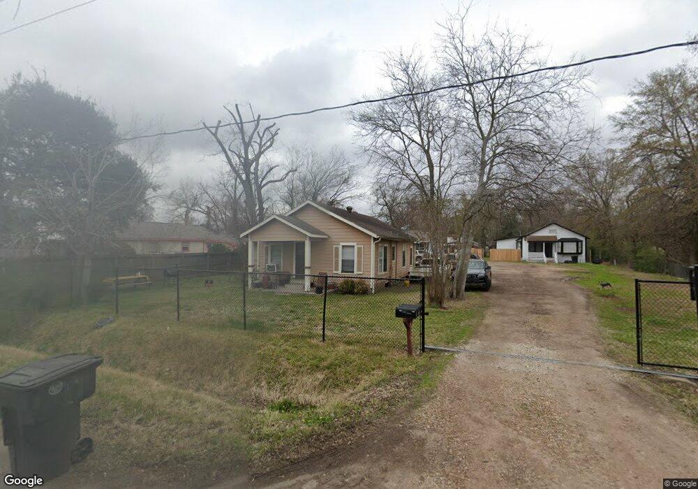 740 W Rittenhouse Rd, Houston, TX 77091 - photo 1