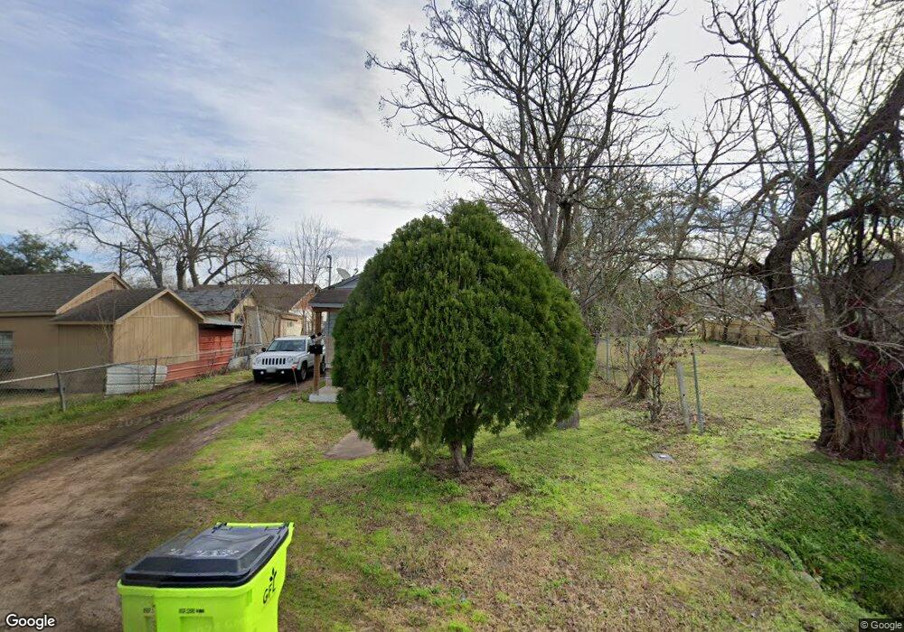 305 2nd St, Rosenberg, TX 77471 - photo 1