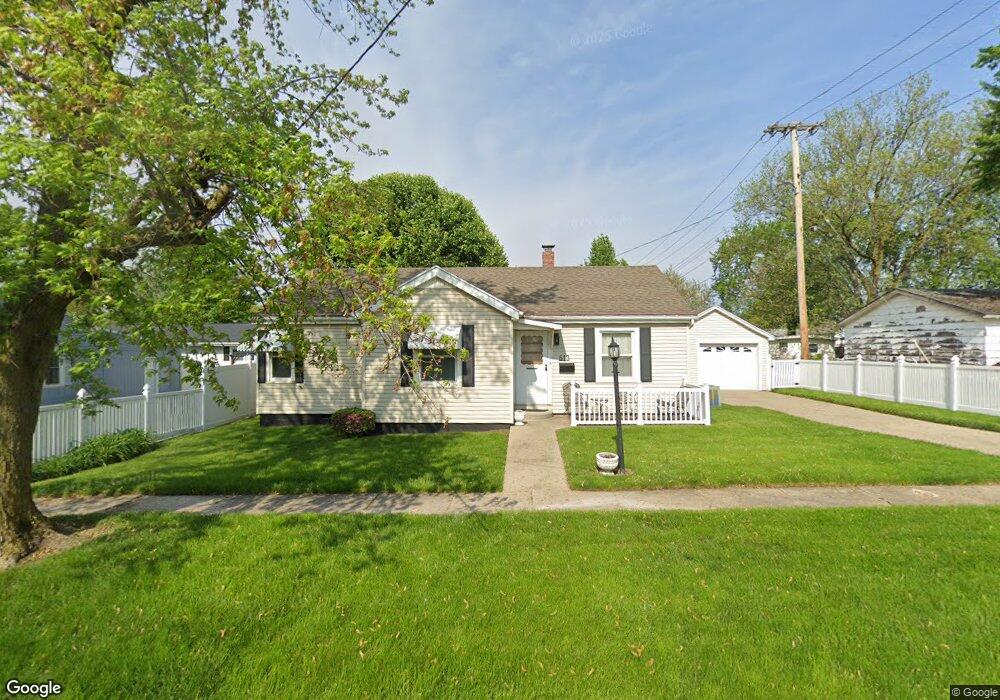 613 S 21st St, Mattoon, IL 61938 - photo 1