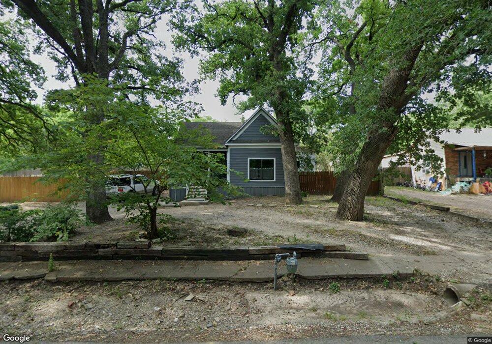 915 S 6th St, Bonham, TX 75418 - photo 1