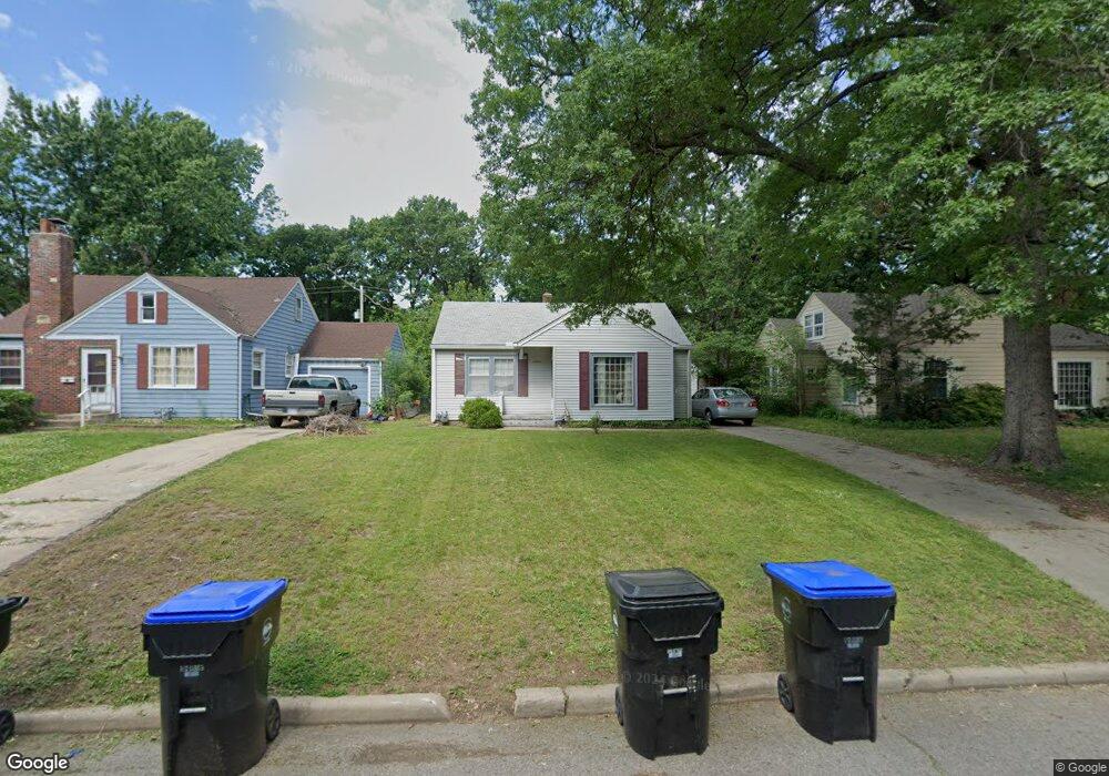 1805 SW Randolph Ave, Topeka, KS 66604 - photo 1
