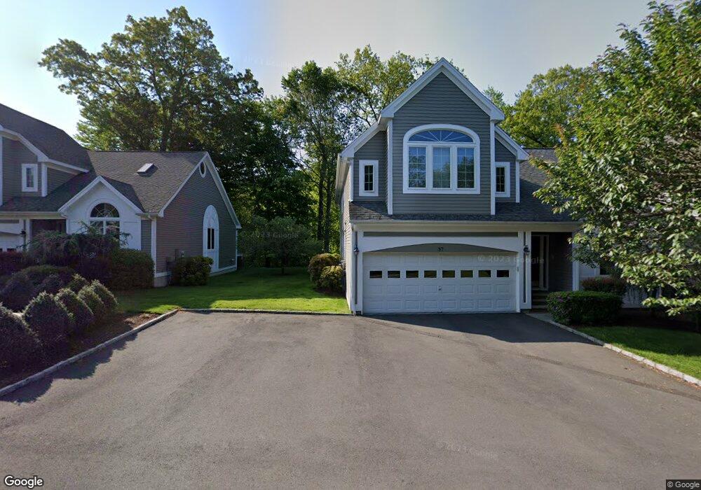 105 Hilary Cir, Fairfield, CT 06825 - photo 1